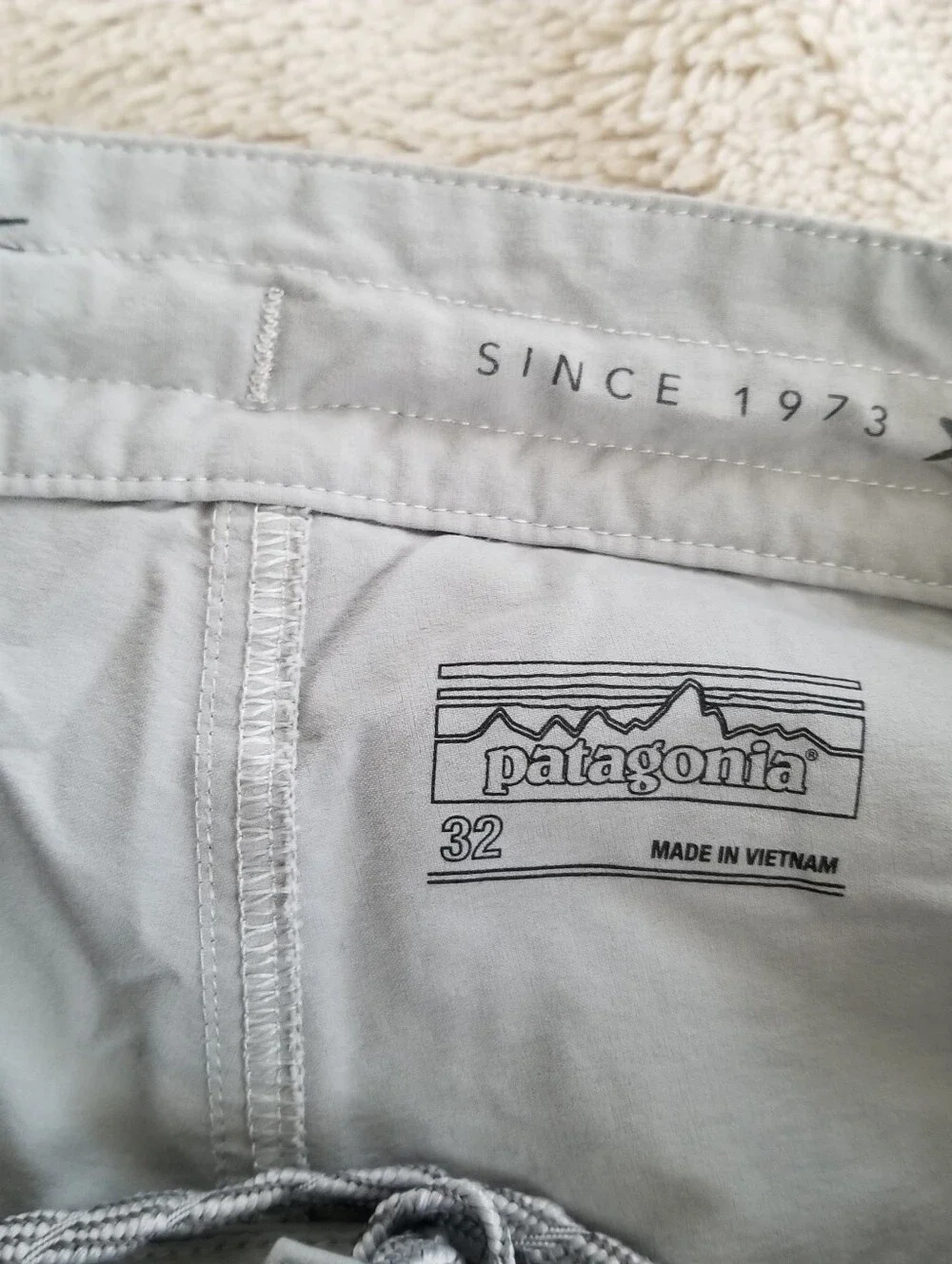 Patagonia Mens 32 Conquerors Of The Useless Gray Wavefarer Boardshorts